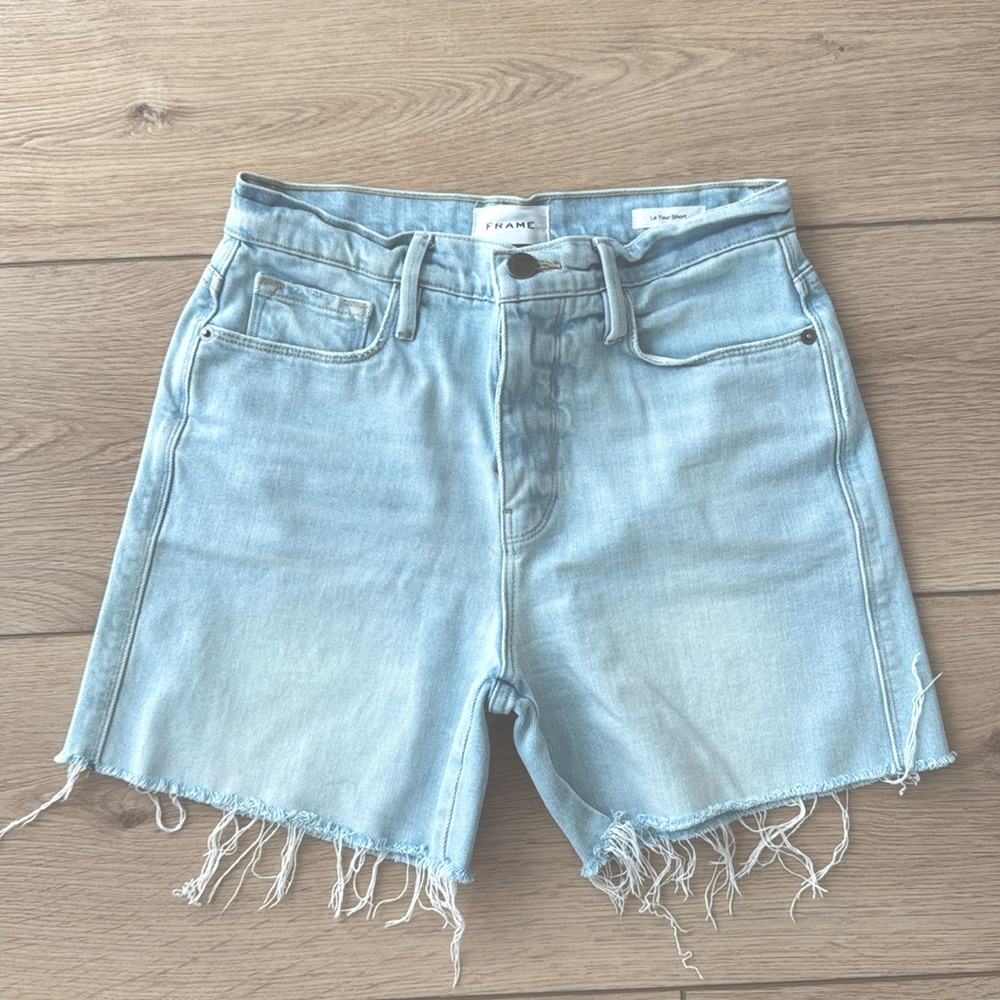 Frame Le Tour denim shorts size 26